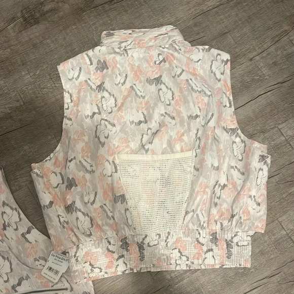 NWT!! Free People - Off The Grid Printed Vest - Pink/Grey - Small & XSmall - Picture 6 of 8